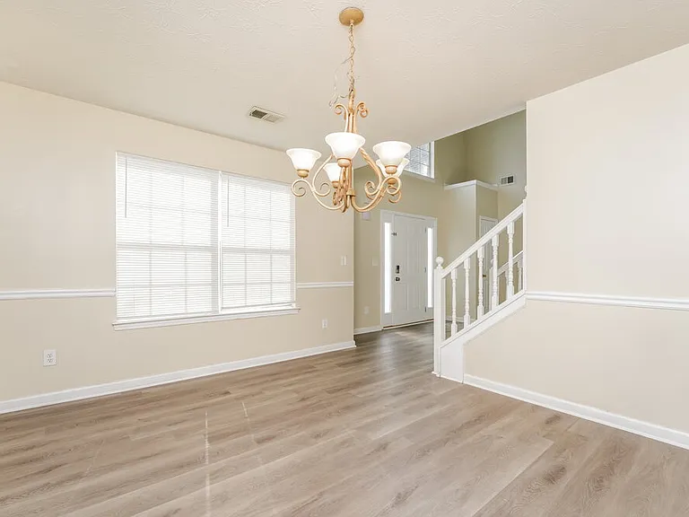 260 Greenway Dr — Photo 6