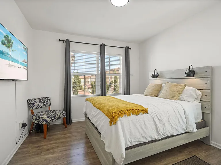 Master bedroom; queen size bed
55" 4K Smart RokuTV