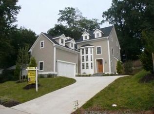 2123 Boxwood Dr, Falls Church, VA 22043