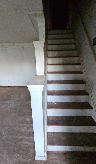 8461 Saint Clair Ave — Photo 5