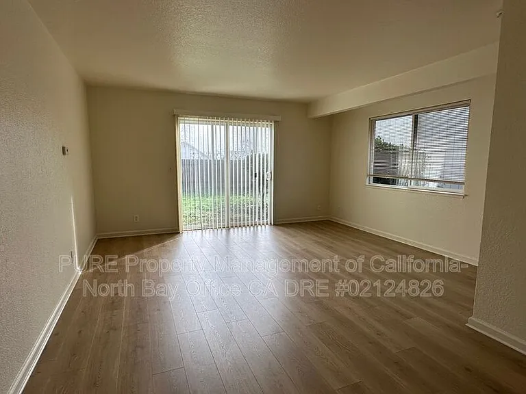 311 Jesse Ray Pl — Photo 5