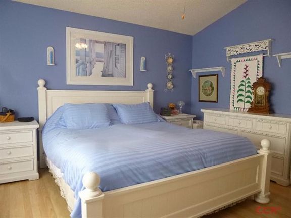 5th image of 1941 S Carmenita Ct