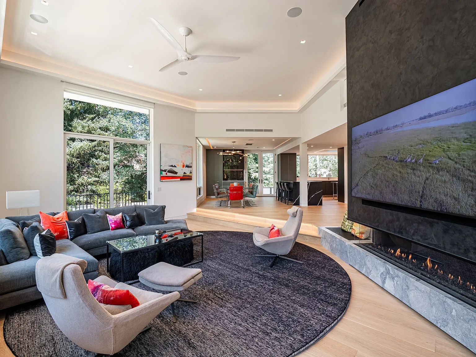 5 bed, 5.5 bath, 4121 sqft, $45,000 — Photo 4