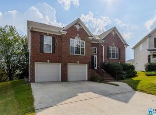 2546 Mountain Cv, Hoover, AL 35226