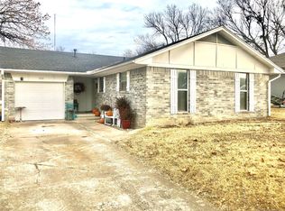 920 W 24th St, Ada, OK 74820