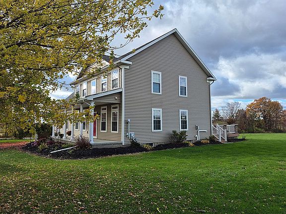 3rd image of 372 Transit Rd