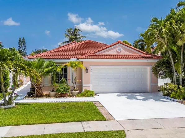 1061 NW 191st Ave, Pembroke Pines, FL 33029