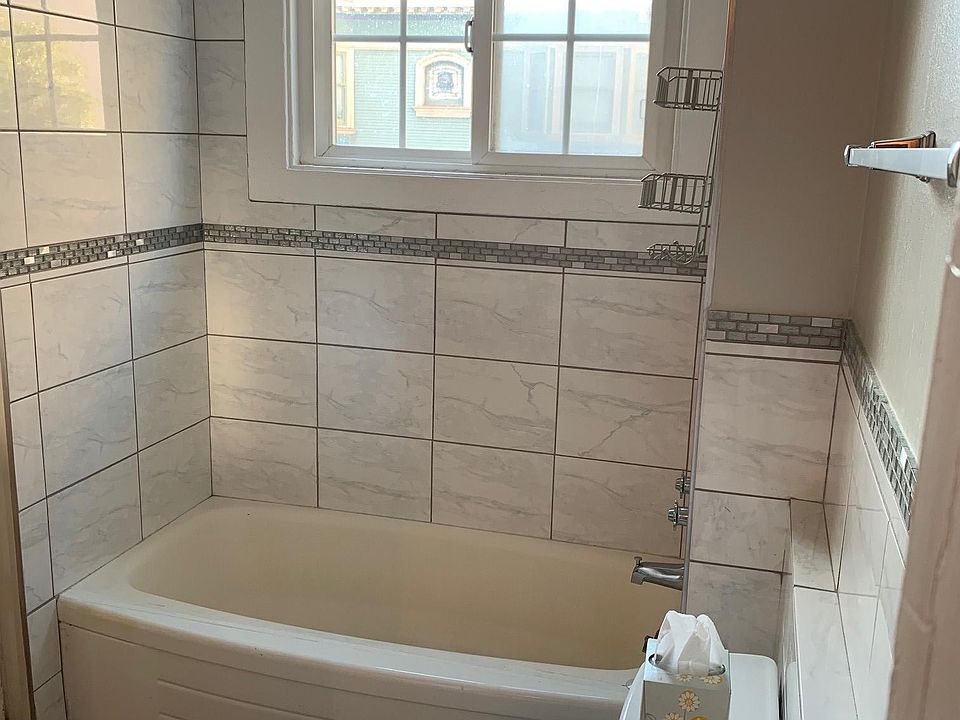 Unit 5 Bathroom