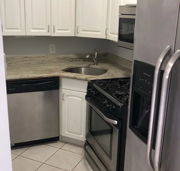 812 - OM-812 New York Avenue LLC — Photo 5