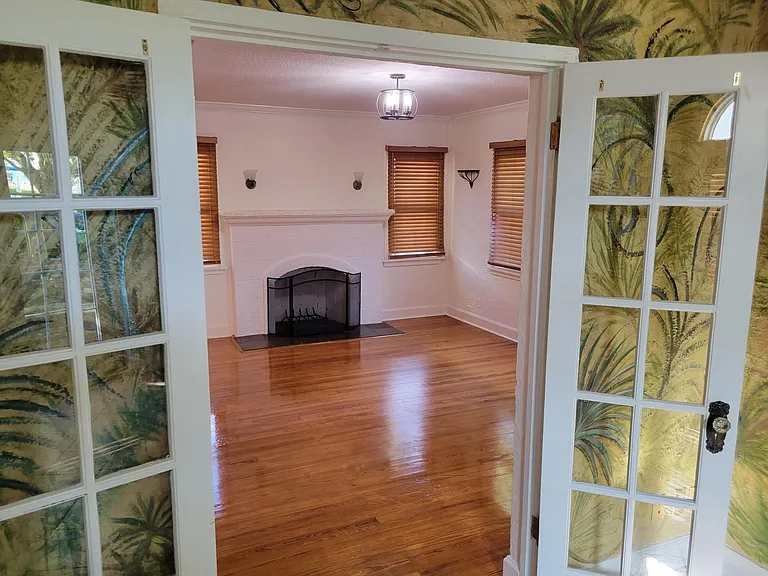 430 Monroe Dr — Photo 4