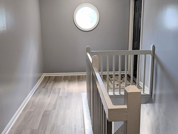 3rd image of 722 Salem St #2B-2Ba-975Sqft