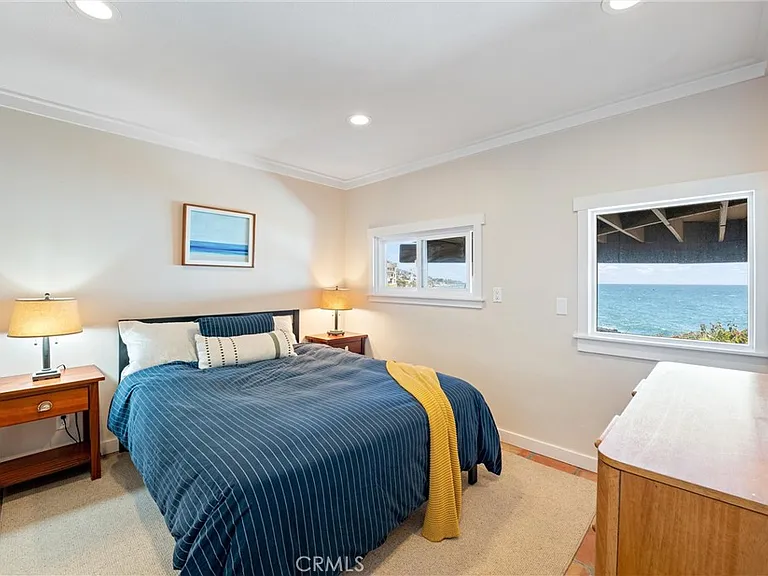 1911 Ocean Way — Photo 32