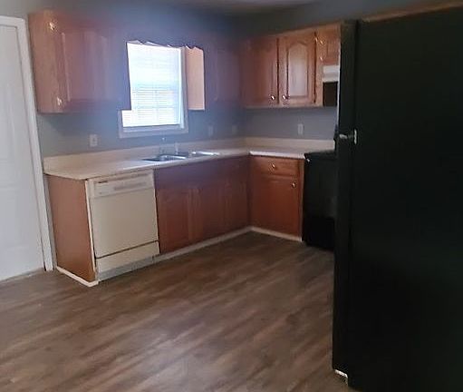3rd image of 175-177 Madison Ann Ln #175