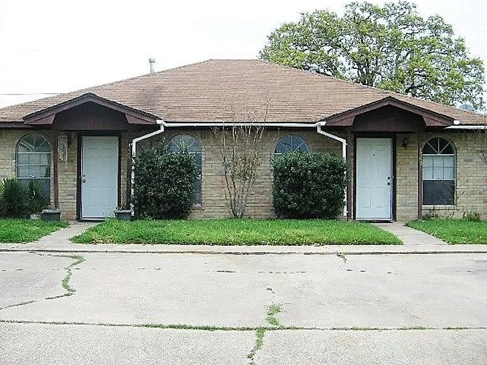 1505 Hillside Dr