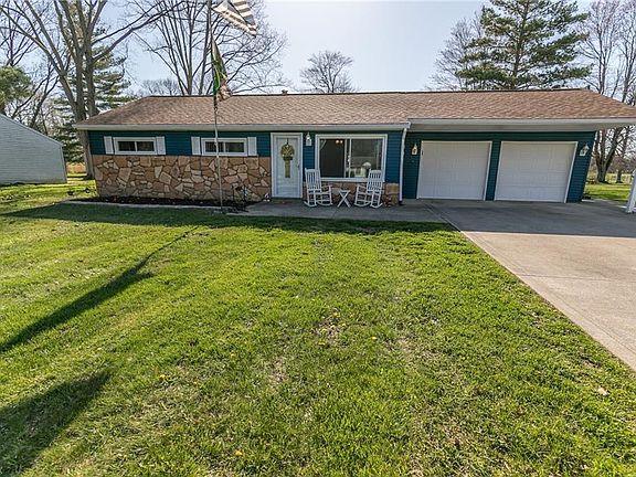 2nd image of 1856 Pinewood Dr