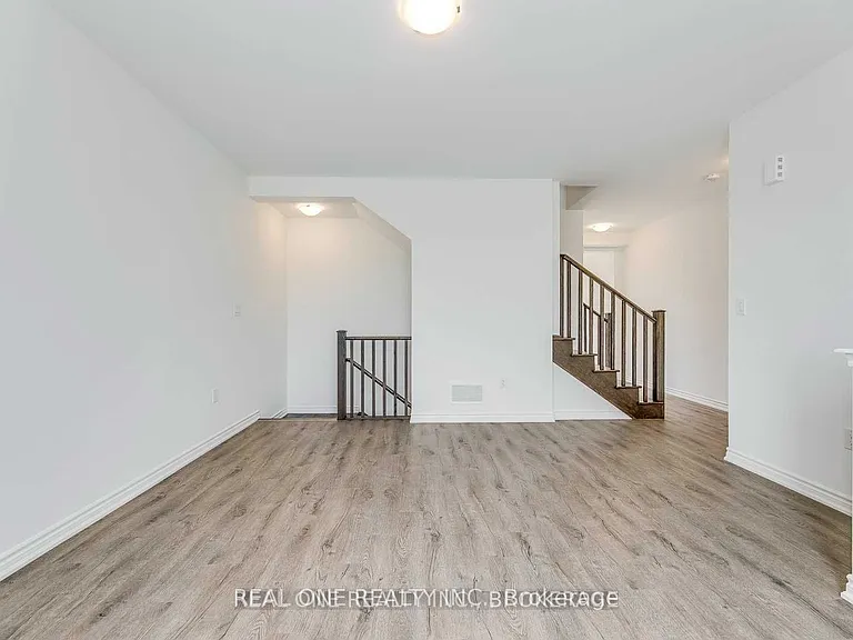 980 Logan Dr #34 — Photo 6