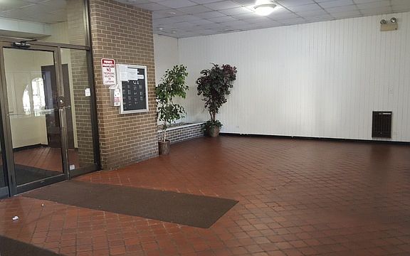 2nd image of 4300 W Ford City Dr APT 1402