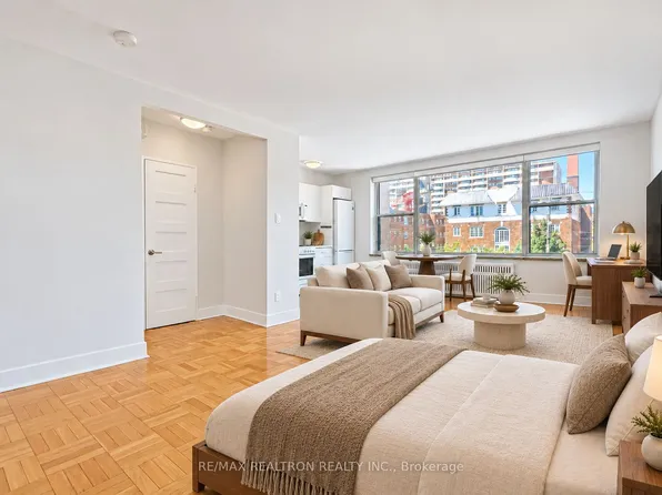 1545 Bathurst St, Toronto, ON