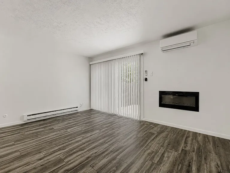 1190 Poplar Ave — Photo 7