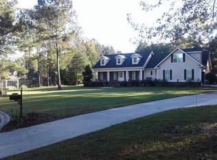 140 Sweetbriar Lakes Dr, Thomasville, GA 31757