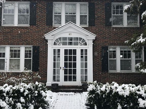 4th image of 65 Larchwood Dr