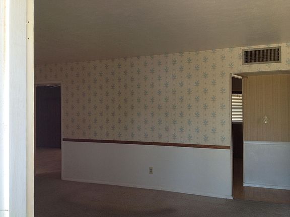 3rd image of 1018 E Diana Ave