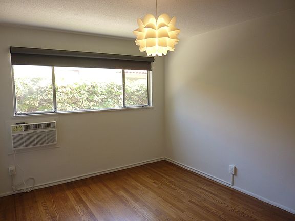 4th image of 295 W California Blvd APT 11