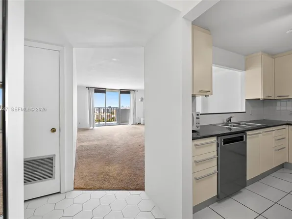 2780 NE 183rd St APT 1911, Aventura, FL 33160