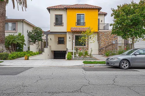 1029 Melrose Ave #104 Photo 1