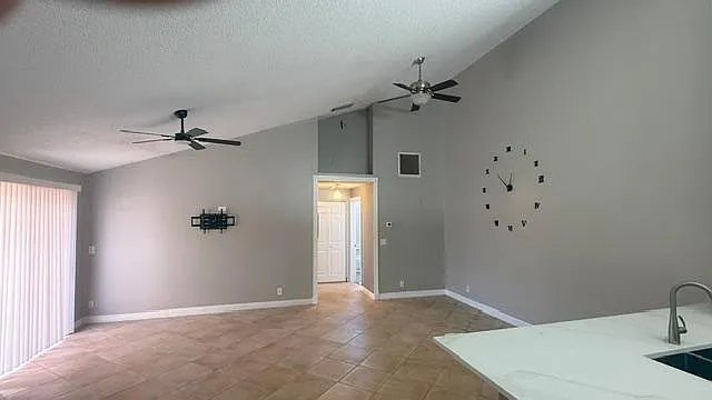 4367 Woodstock Dr #C — Photo 14