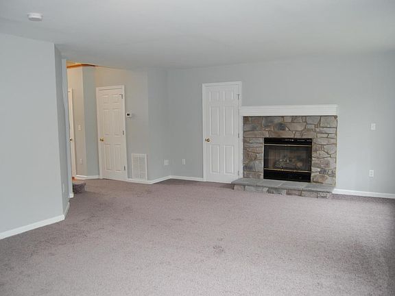 4th image of 103 Tamarack Ct