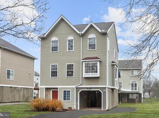 219 Mariners Point Dr, Middle River, MD 21220