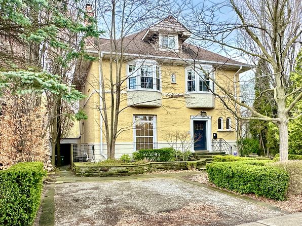 23 South Dr #C09, Toronto, ON M4W 1R2