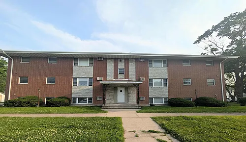 390 W Walnut St Photo 1 390 W Walnut St Photo 1