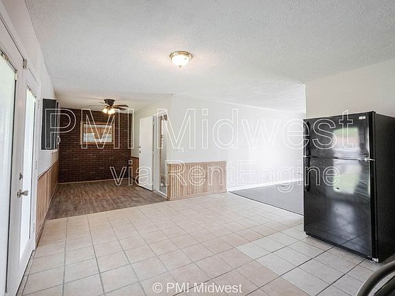5th image of 3926 Malibu Dr