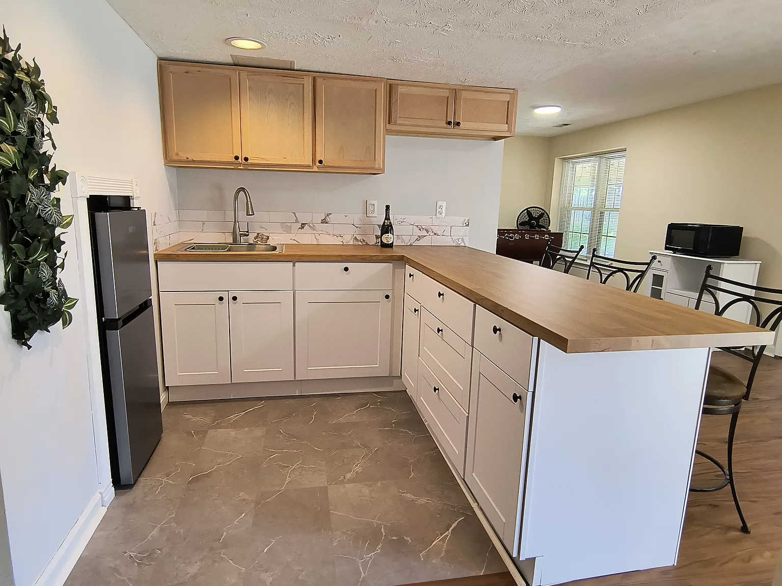 1 bed, 4220 sqft, $1,500 — Photo 2