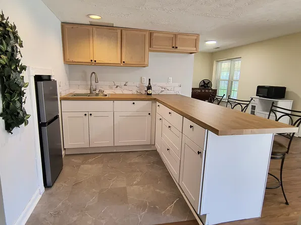 17507 Applewood Ln, Derwood, MD 20855