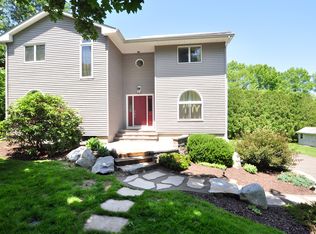 24 Sharon Rd, Bloomfield, CT 06002