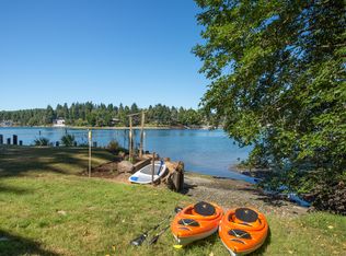 5884 NE Eagle Harbor Dr, Bainbridge Island, WA 98110