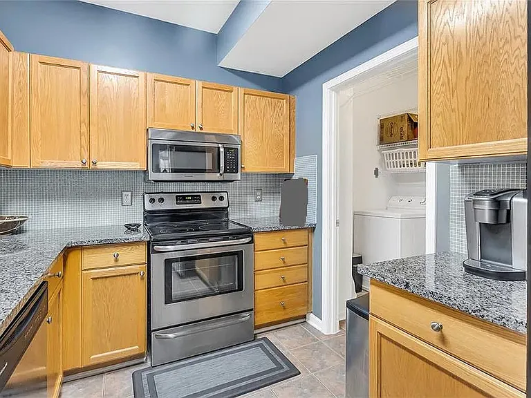 110 Spring Heights Ln SE #110 — Photo 5
