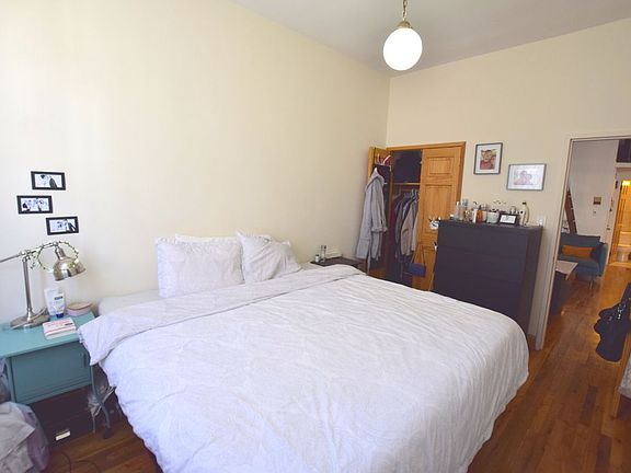 5th image of 131 W 75th St APT 3B