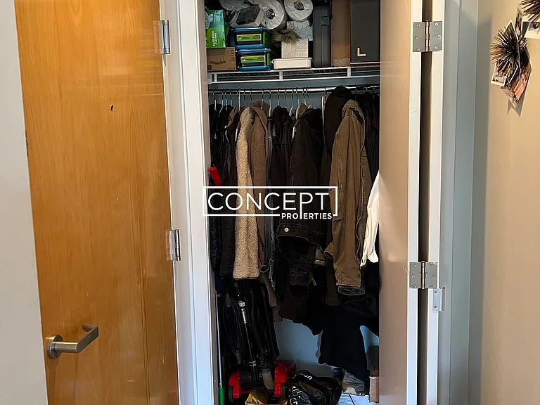 1661 Washington St #302 — Photo 5