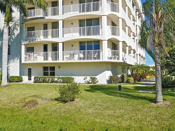 3rd image of 8932 Laguna Ln Unit 204