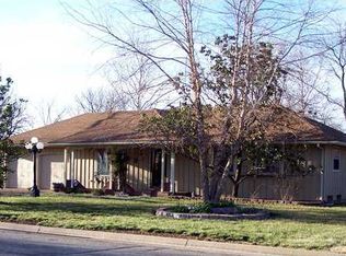 512 E 3rd St, Goddard, KS 67052