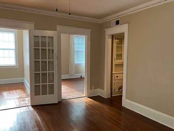 Livingroom - hall to kitchen and home office is on the right.