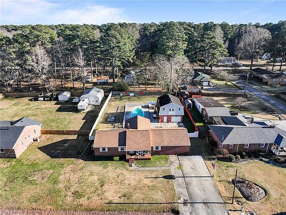 3rd image of 2521 Drum Creek Rd