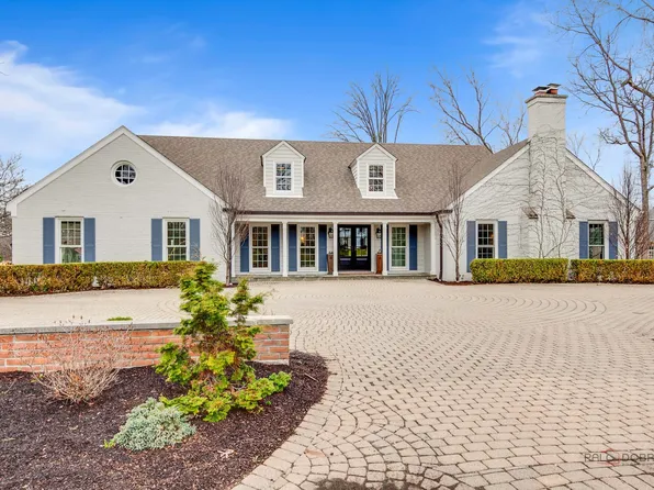 584 Fletcher Cir, Lake Forest, IL 60045