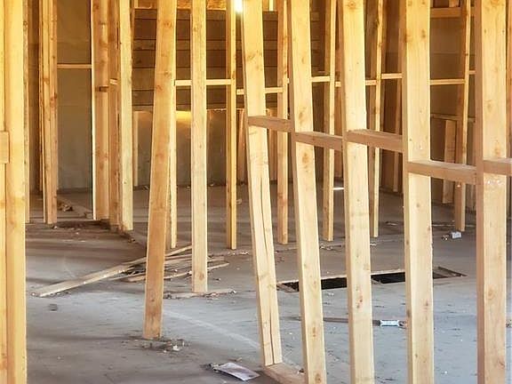 5th image of 42707 Acacia Ave