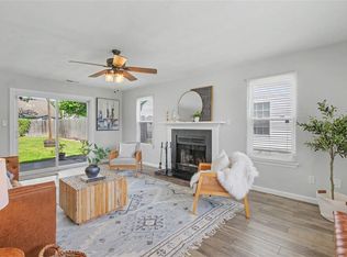 1889 Gershwin Dr, Virginia Beach, VA 23454