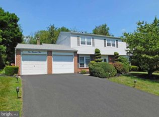 105 Toll Dr, Southampton, PA